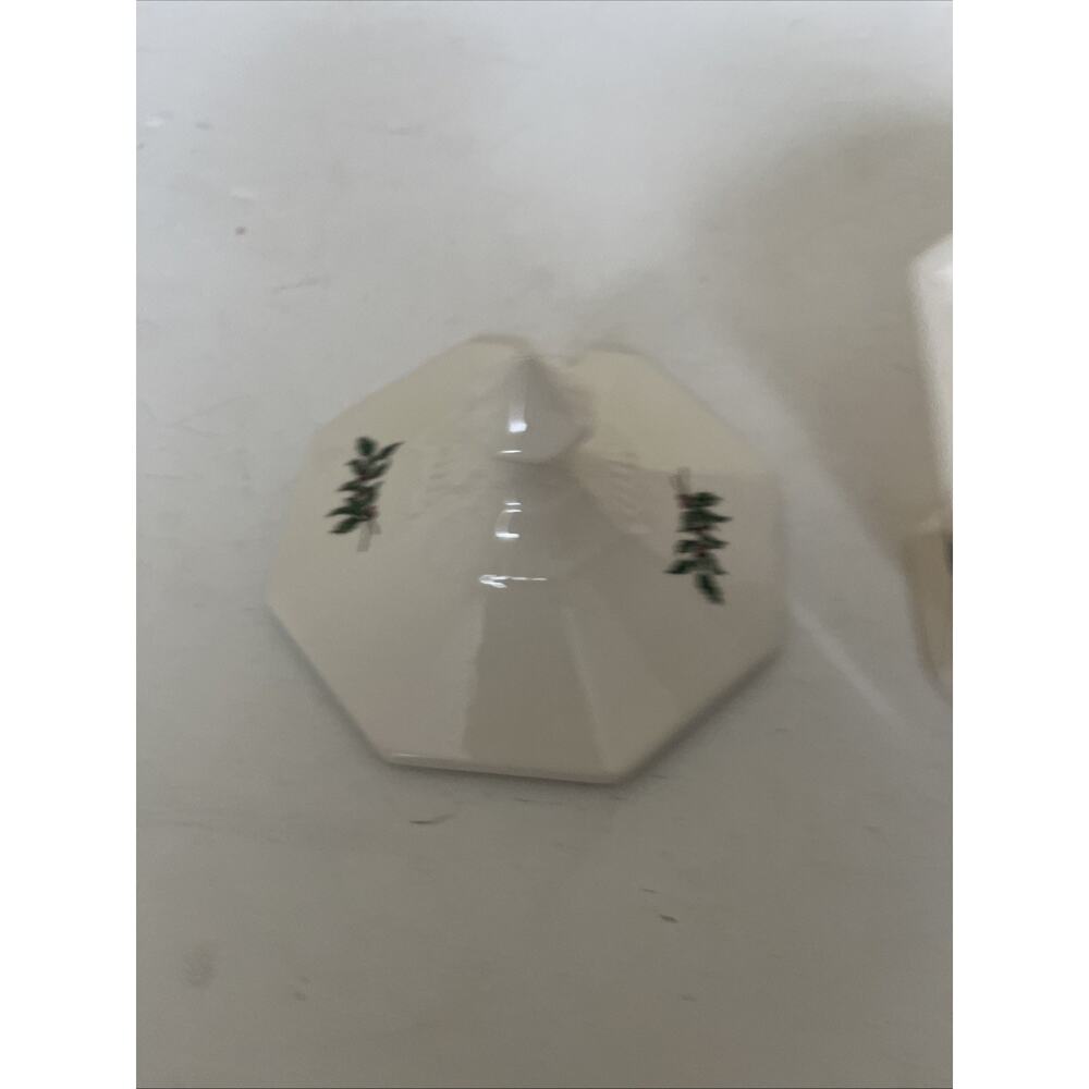 NIKKO CHRISTMASTIME GRAVY/SAUCE BOAT AND LID EXCELLENT!! - Picture 7 of 10